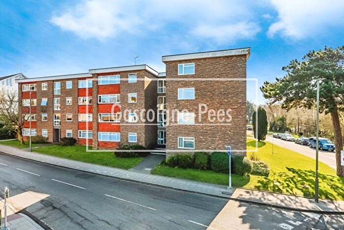 2 Bedroom Property To Rent In Bridge Street, Leatherhead, KT22