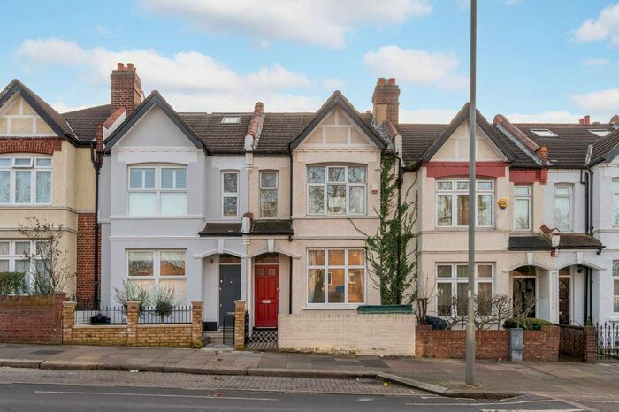 3 Bedroom Property To Rent In Rectory Lane, Tooting, London, SW17