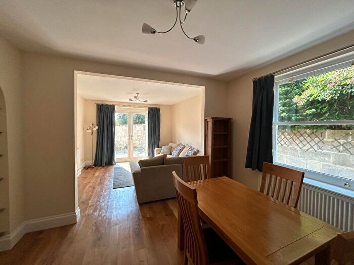 2 Bedroom Flat To Rent In Upper Oldfield Park, Bath, Somerset, BA2