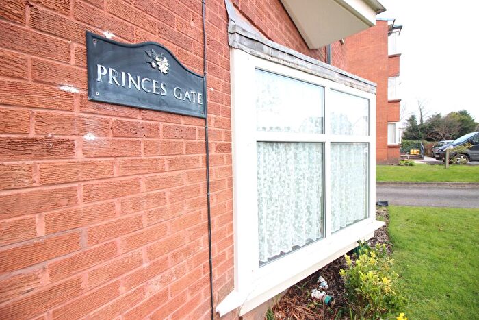 2 Bedroom Flat To Rent In - Cambridge Road, Churchtown, Southport, PR9