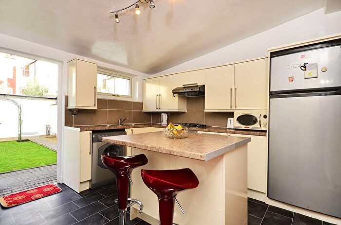 4 Bedroom Property To Rent In Totterdown Street, Tooting, London, SW17