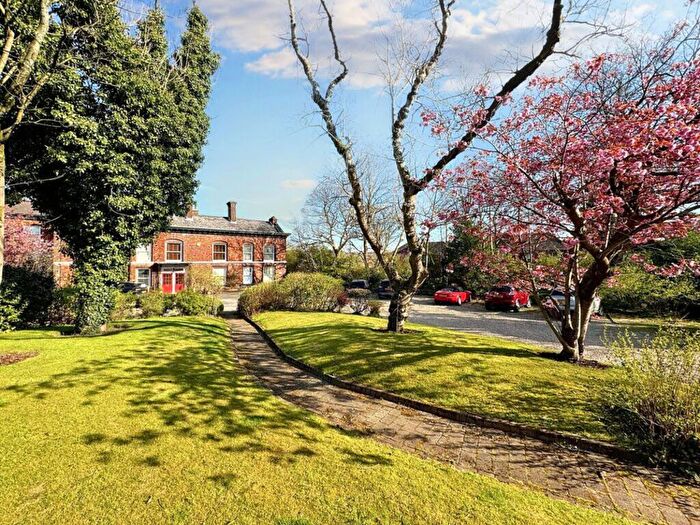 3 Bedroom Apartment For Sale In Stand Lane, Radcliffe, M26