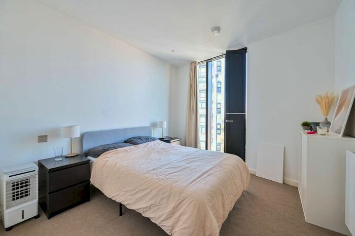 1 Bedroom Flat To Rent In Walworth Road, Elephant And Castle, London, SE1