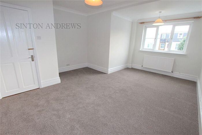 2 Bedroom Flat To Rent In Leighton Road, Ealing, W13