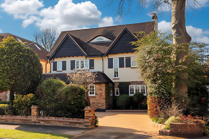 5 Bedroom Detached House For Sale In Brookside, Hornchurch, RM11