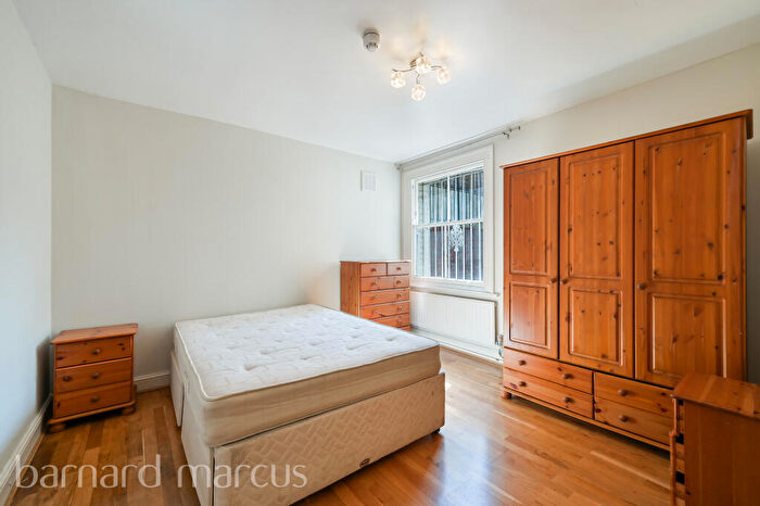 1 Bedroom Flat To Rent In Rossiter Road, London, SW12