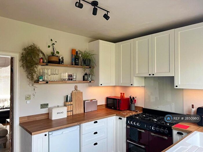 3 Bedroom Semi-Detached House To Rent In Chesterfield Avenue, Long Eaton, Nottingham, NG10