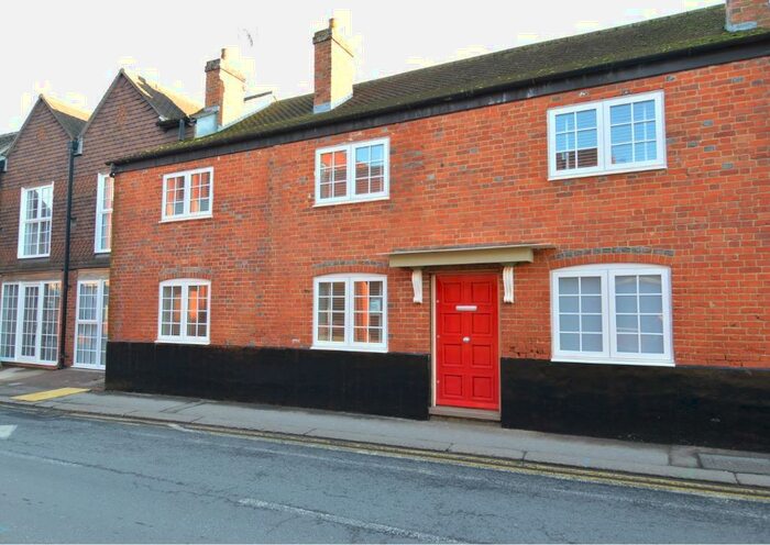 2 Bedroom Flat To Rent In Peach Street, Wokingham, RG40