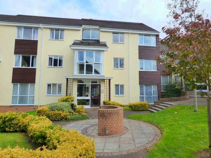 2 Bedroom Flat To Rent In Abbeyford Court, Okehampton, EX20