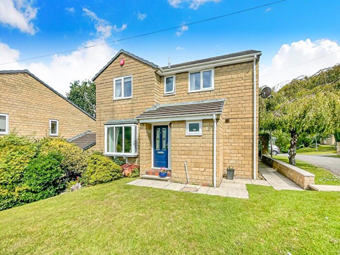 4 Bedroom Detached House For Sale In Wood View, Huddersfield, West Yorkshire, HD2
