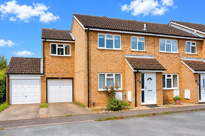 3 Bedroom End Of Terrace House For Sale In Barley Rise, Baldock, SG7