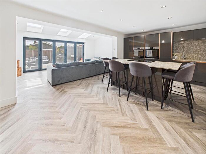 5 Bedroom Detached House For Sale In Bramley Way, Mayland, CM3