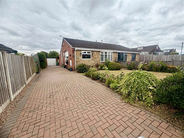 3 Bedroom Semi-detached Bungalow For Sale In Ascot Road, Kippax, Leeds, LS25