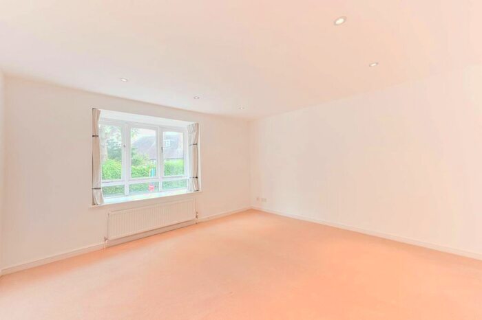 3 Bedroom Property To Rent In The Causeway, East Finchley, London, N2