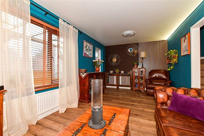 3 Bedroom Terraced House For Sale In Maynards, Marden, Tonbridge, Kent, TN12