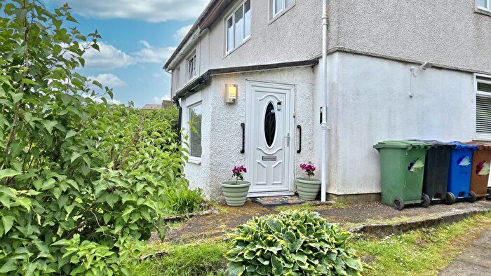 3 Bedroom Semi-Detached House For Sale In Rye Road Barmulloch, G21