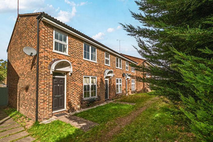 3 Bedroom End Of Terrace House For Sale In London Road, Ascot, SL5