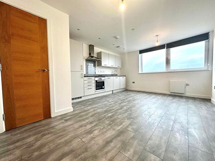2 Bedroom Flat To Rent In Coventry Road, Birmingham, B25