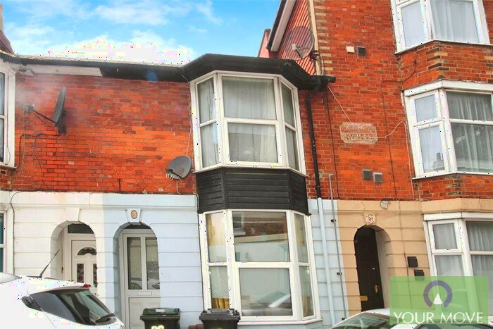 2 Bedroom Flat To Rent In Park Road North, Ashford, Kent, TN24