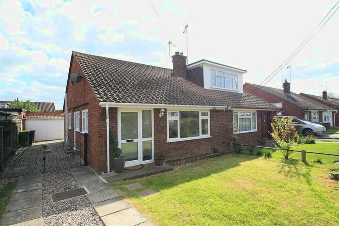 2 Bedroom Bungalow To Rent In Central Avenue, Ashingdon, Rochford, SS4