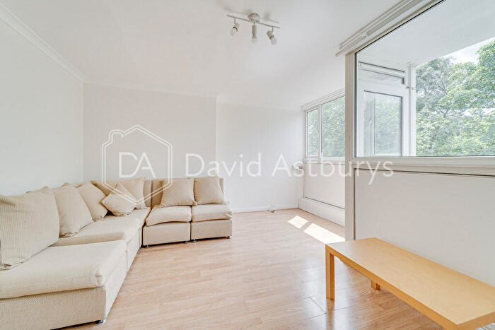 4 Bedroom Maisonette To Rent In Rowstock Gardens, Camden Town, London, N7