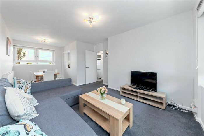 2 Bedroom Flat To Rent In Treherne Court, Tooting Bec Road, London, SW17