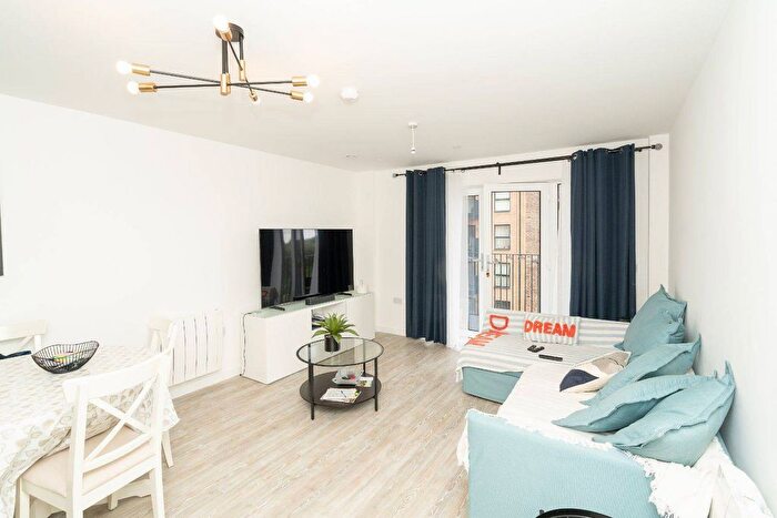 1 Bedroom Flat To Rent In Colnebank Drive, Watford, WD18