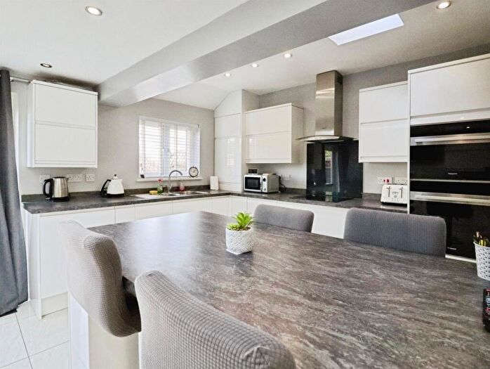 3 Bedroom Terraced House For Sale In Wellfield Avenue, Porthcawl, CF36