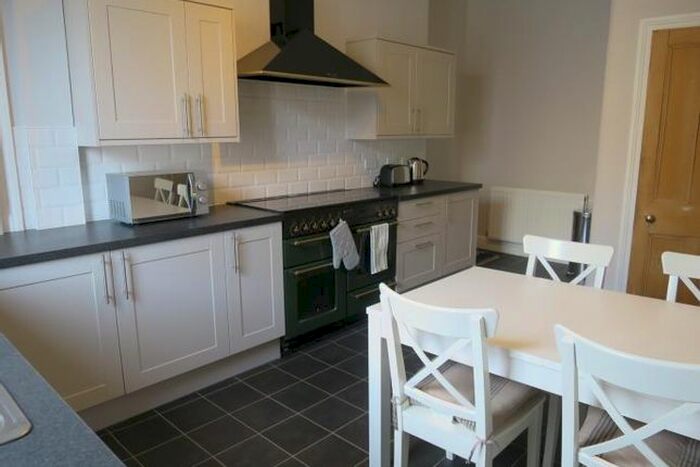 3 Bedroom Flat To Rent In Whyte Place, Lower London Road, Edinburgh, EH7