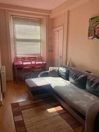 1 Bedroom Flat To Rent In Watson Crescent, Edinburgh, EH11