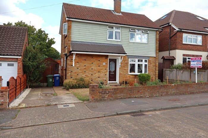 3 Bedroom Detached House For Sale In Woodward Close, Grays, Thurrock, RM17