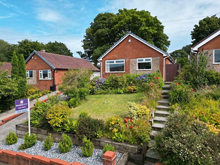 3 Bedroom Detached Bungalow For Sale In Pine View, Winstanley, WN3