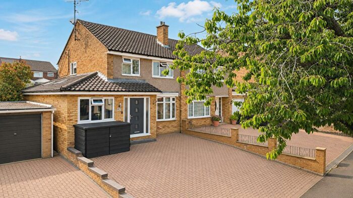 3 Bedroom Semi Detached House For Sale In Masefield Grove, Bletchley, MK3