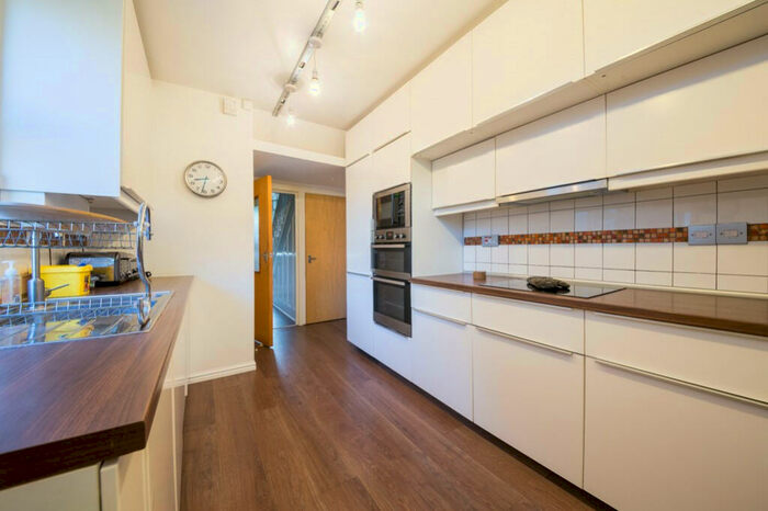 5 Bedroom Terraced House To Rent In Estcourt Terrace, Leeds, West Yorkshire, LS6