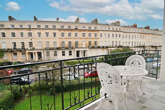 2 Bedroom Flat For Sale In Lansdown Crescent, Cheltenham, GL50