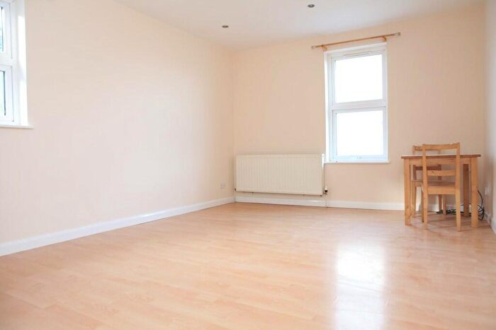 1 Bedroom Flat To Rent In Longbridge Road, Barking, Essex, IG11