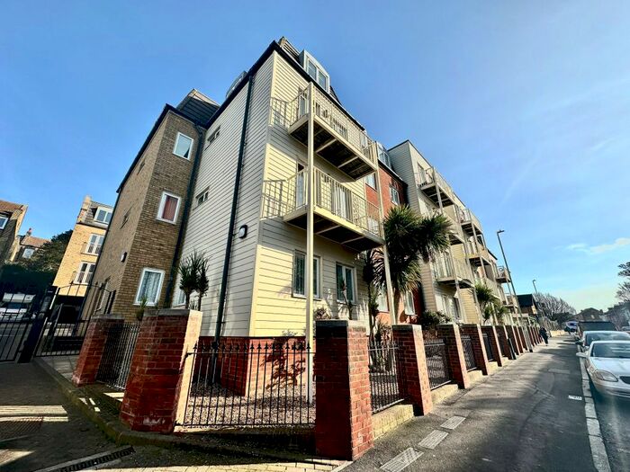 2 Bedroom Flat To Rent In Dane Road, Margate, Kent, CT9