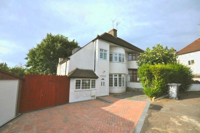 4 Bedroom Semi-Detached House To Rent In Endersleigh Gardens, London, NW4