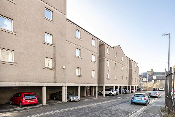 2 Bedroom Flat To Rent In Castle Terrace, Aberdeen, AB11