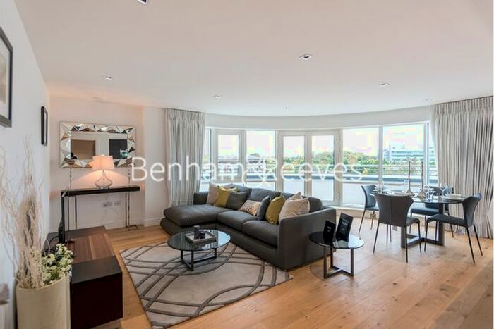 2 Bedroom Flat To Rent In Kew Bridge Road, Brentford, TW8