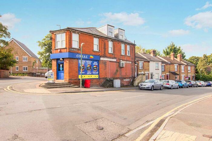 2 Bedroom Flat To Rent In Church Road, Tovil, Maidstone, Kent, ME15