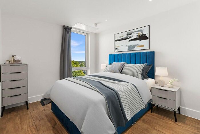 2 Bedroom Apartment To Rent In Station Approach, Epsom, Surrey, KT19