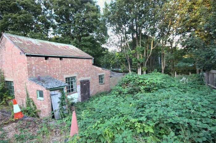 Country House To Rent In High Street, Markyate, St. Albans, Hertfordshire, AL3