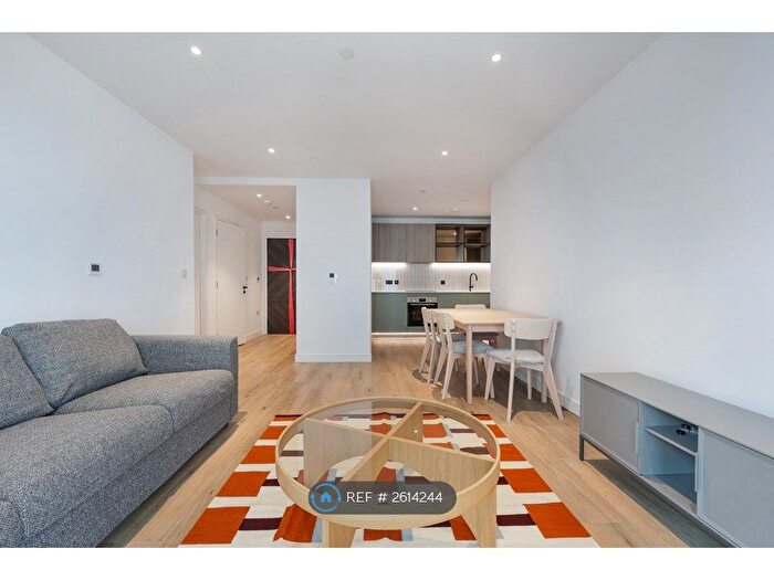 1 Bedroom Flat To Rent In Greenleaf Walk, London, UB1