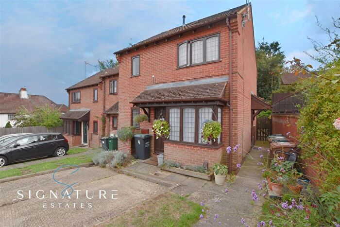 1 Bedroom Property For Sale In Creasy Close, Abbots Langley, WD5