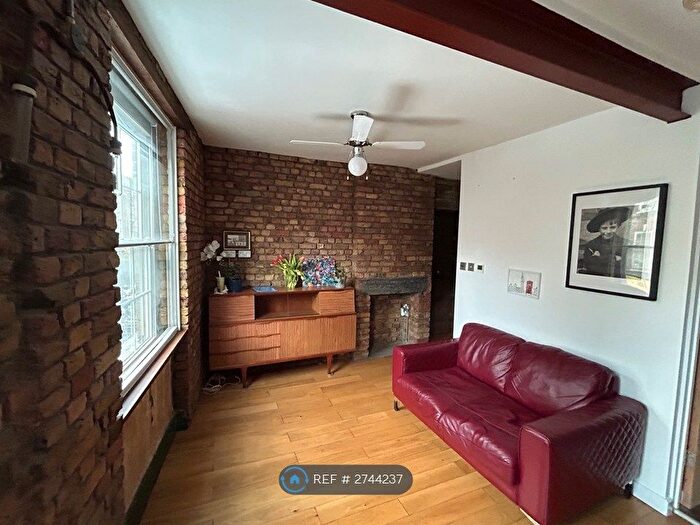 2 Bedroom Flat To Rent In Arcadia Court, London, E1