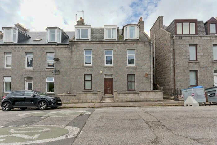3 Bedroom Flat To Rent In Jamaica Street, Aberdeen, AB25