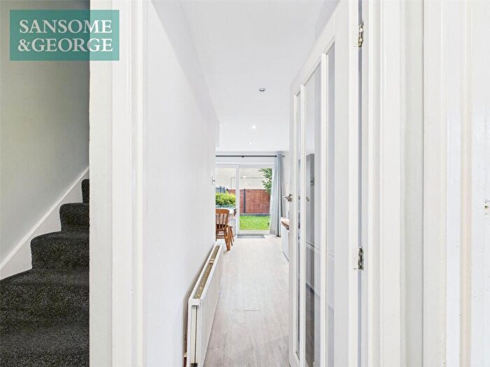 3 Bedroom End Of Terrace House For Sale In Meadow Way, Theale, Reading, Berkshire, RG7