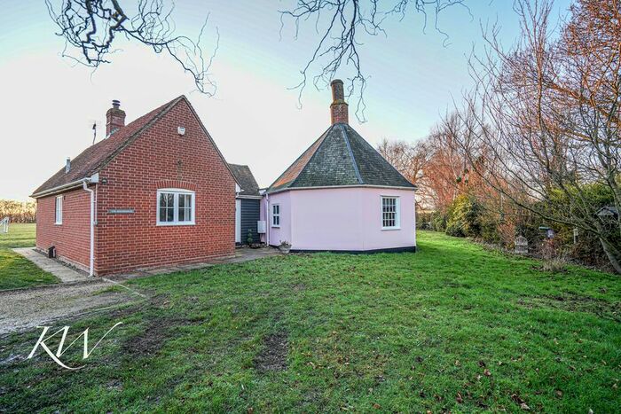 3 Bedroom Detached Bungalow For Sale In East Gores Road, Coggeshall, Colchester CO6