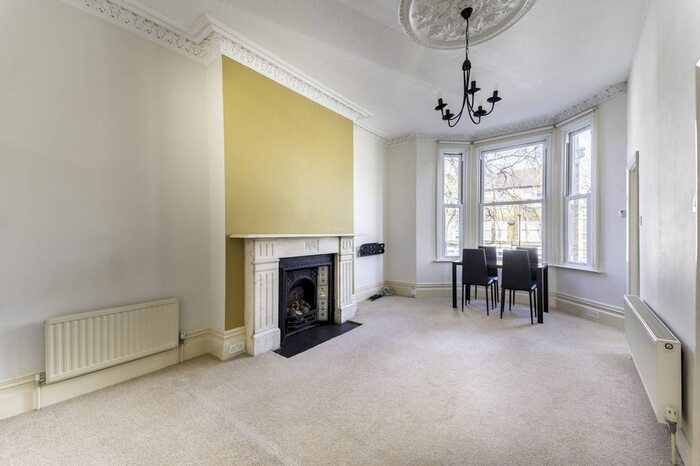 2 Bedroom Flat To Rent In Harvard Road, Chiswick, London, W4